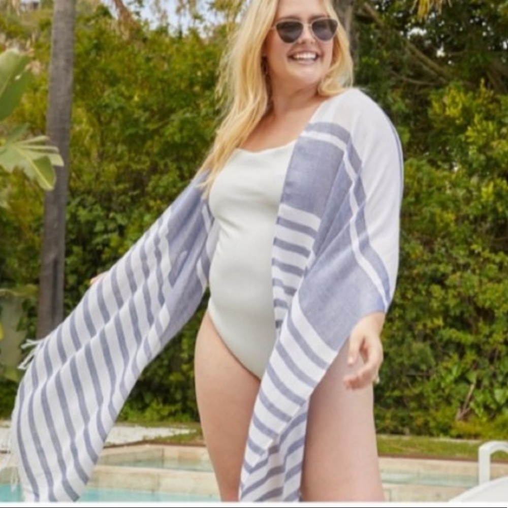 Isaac Mizrahi Gray and White Stripe Kimono - Picture 1 of 14